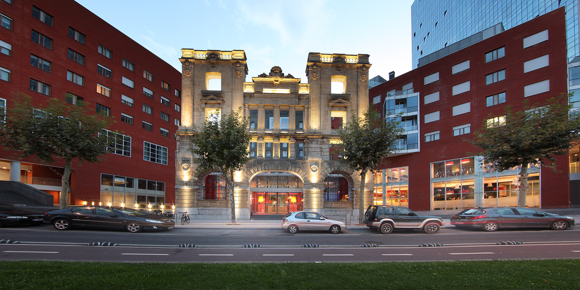 Club Metropolitan Isozaki