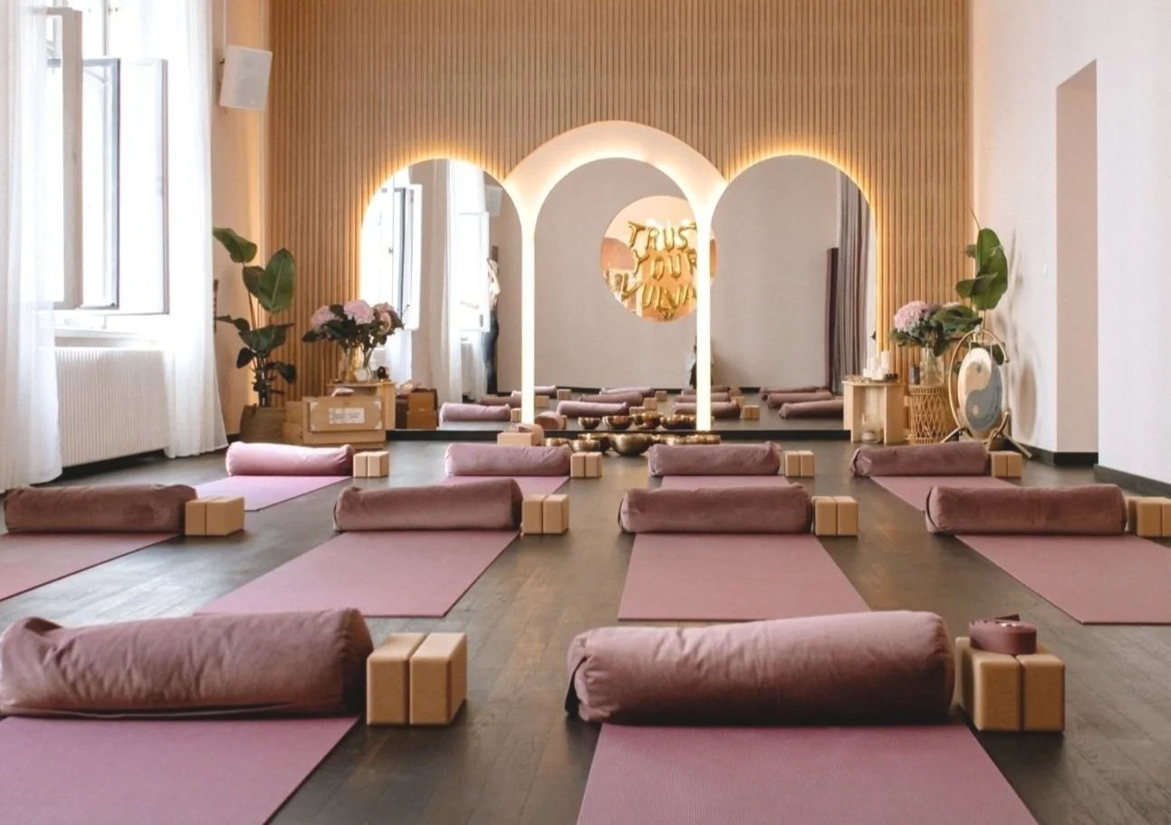 YOU GLOW Yoga & Womanhood Mitte